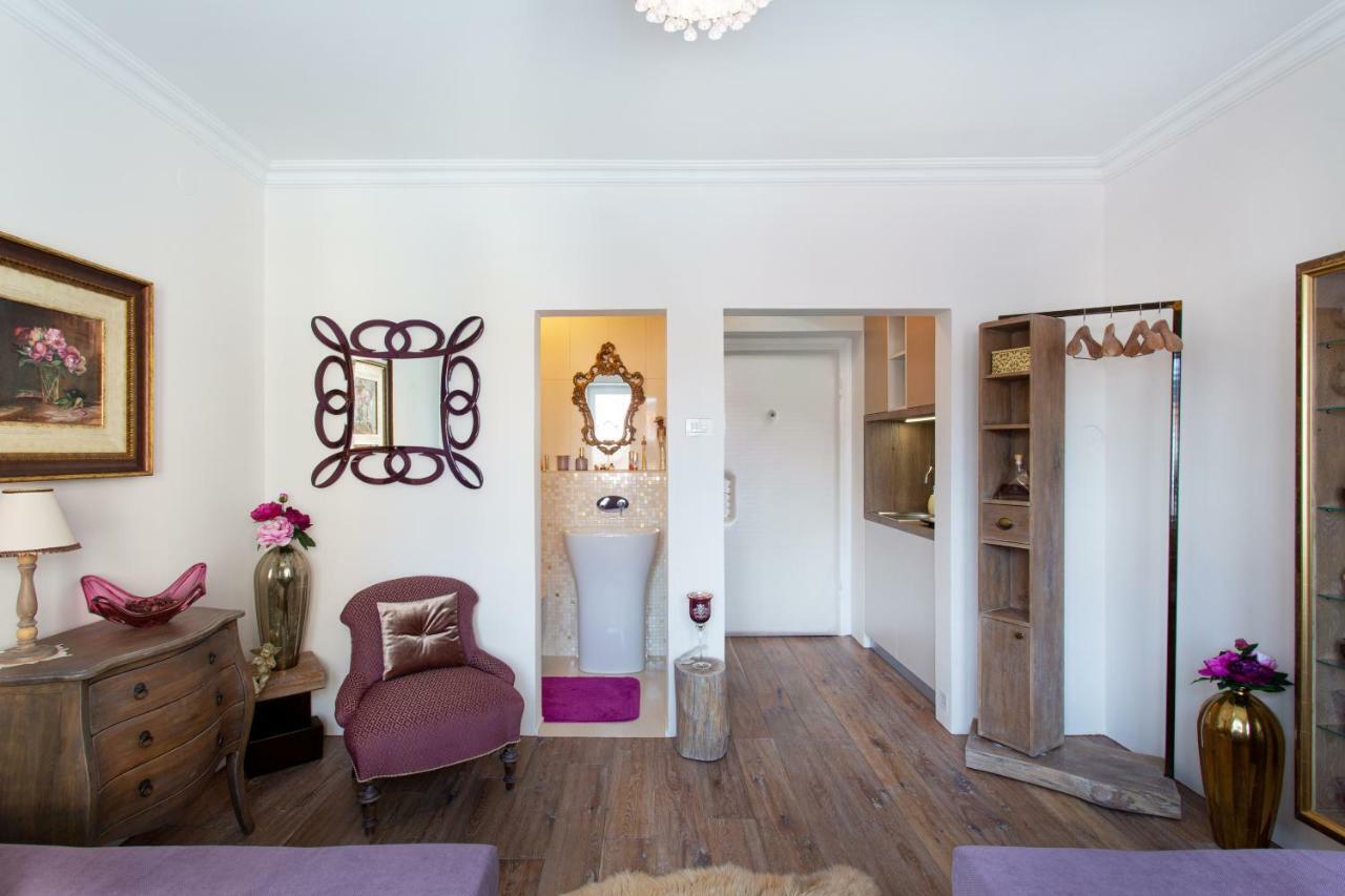 New, Stylish And Modern Central Studio, Free Parking 첼레 외부 사진